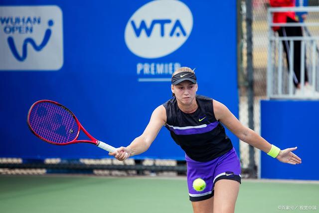 都是众人瞩 都是众人瞩